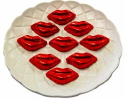 Kisses - Milk Chocolate Lips In Red Foil 300g