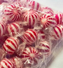 Starlight Mint Balls Red & White 1kg Christmas -Snack Sales 2024 Mint 20Balls 202